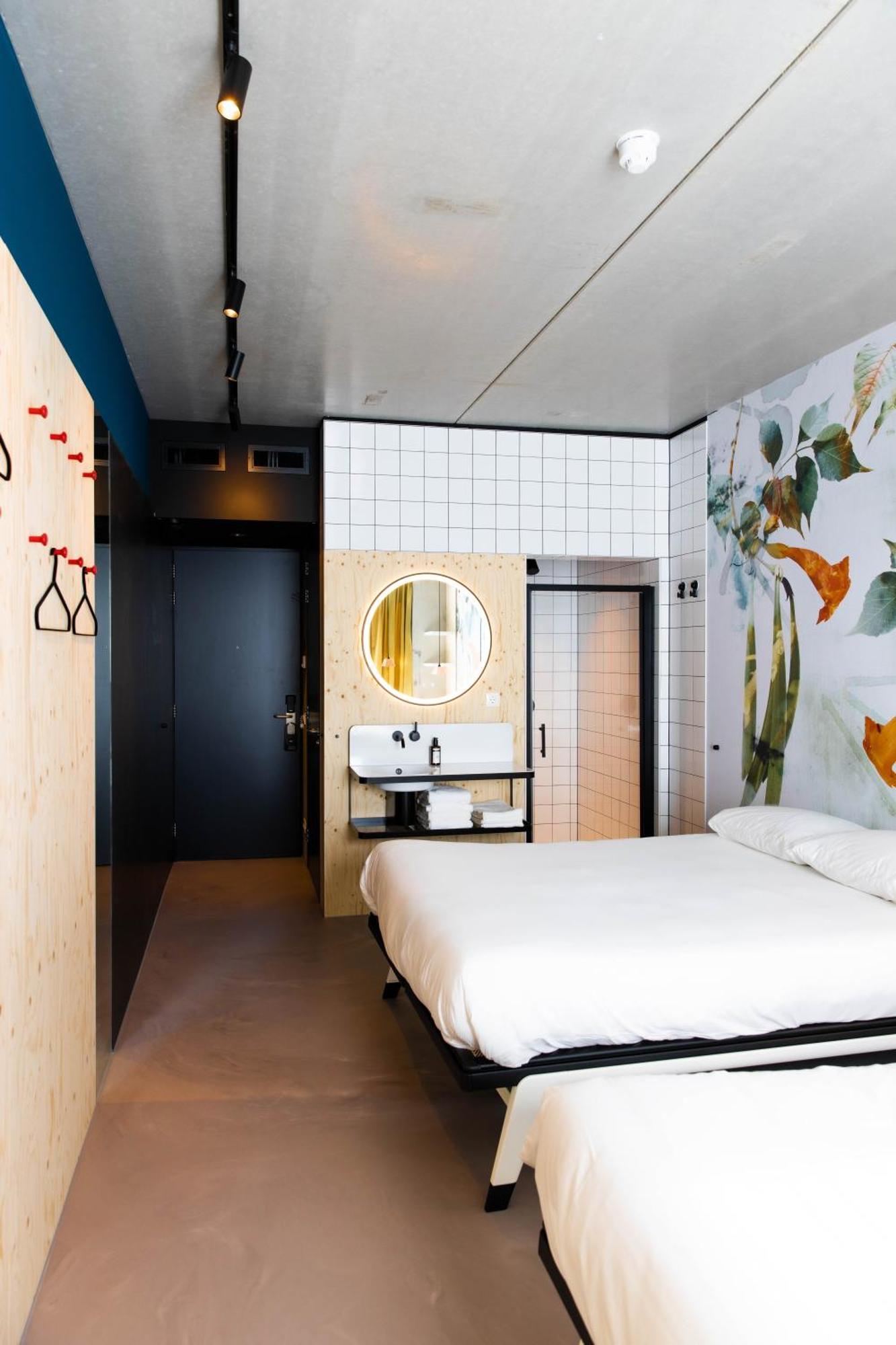 Moloko, Modern Designed Sleep & Shower Hotel In City Center, Digital Key By Sms 恩斯赫德 外观 照片